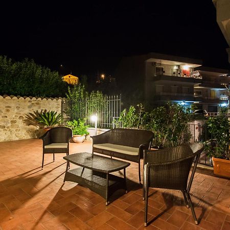 カンデーラ A Casa Nostra Residenza Di Charme Bed & Breakfast エクステリア 写真