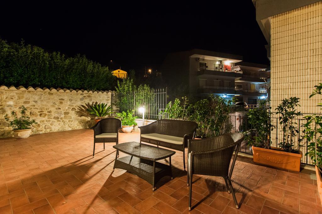 カンデーラ A Casa Nostra Residenza Di Charme Bed & Breakfast エクステリア 写真