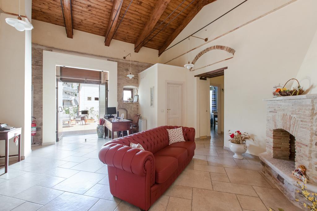 カンデーラ A Casa Nostra Residenza Di Charme Bed & Breakfast エクステリア 写真