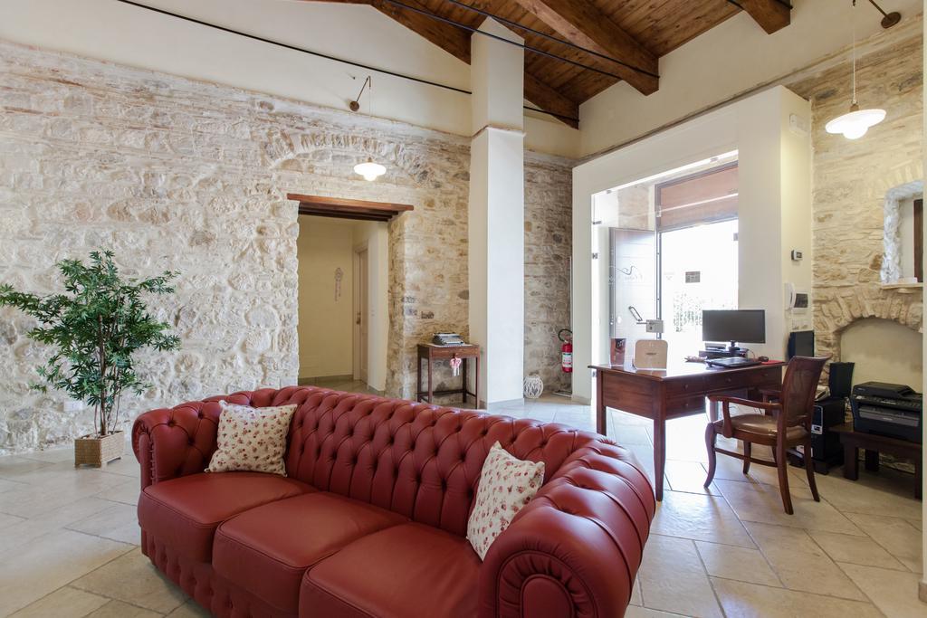 カンデーラ A Casa Nostra Residenza Di Charme Bed & Breakfast エクステリア 写真